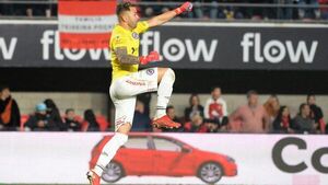 Jorge Morel erró el penal que eliminó a Estudiantes de La Plata - Fútbol Internacional - ABC Color