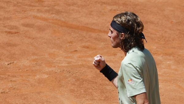 Stefanos Tsitsipas reacciona ante Khachanov
