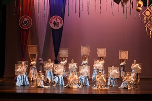 Diario HOY | Clase Abierta de danza en homenaje a las Madres en el Centro Paraguayo Japonés