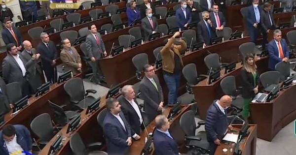 La Nación / Congreso colombiano rindió homenaje a Marcelo Pecci