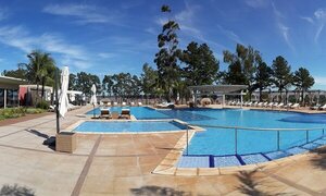 Celebrá el día de patria y de la madre en el Awa Resort Hotel