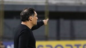 Celso Ayala, duro contra el arbitraje