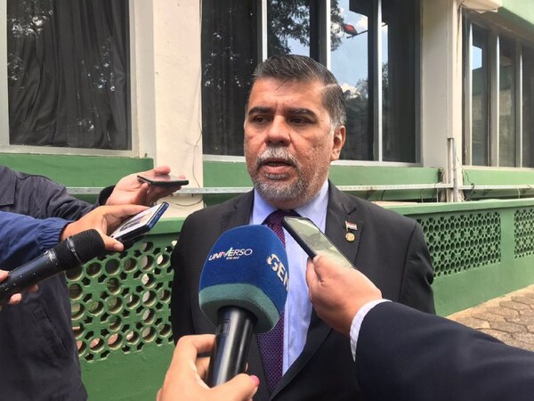 Diario HOY | Salud anuncia primera tanda de 800 funcionarios que lograrán el nombramiento