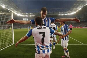 La Real certifica Europa y condena al Cádiz a sufrir hasta el final - Fútbol Internacional - ABC Color
