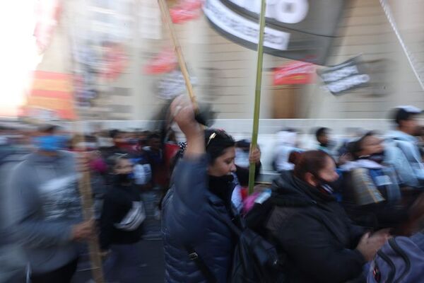 Manifestantes se congregan en Buenos Aires contra el “ajuste” del FMI - Mundo - ABC Color