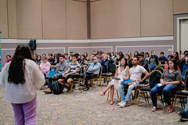 Anuncian charla virtual gratuita para interesados en estudiar inglés y trabajar en Irlanda | OnLivePy