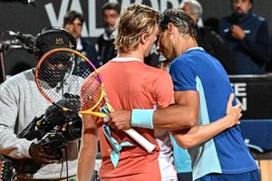 Nadal, lesionado, eliminado por Shapovalov en octavos del torneo de Roma - Tenis - ABC Color