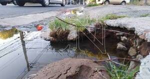 La Nación / Denuncian calles rotas en Lambaré