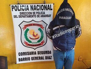 Policía detuvo a supuesto autor de hurto de focos lumínicos de una farmacia - Radio Imperio