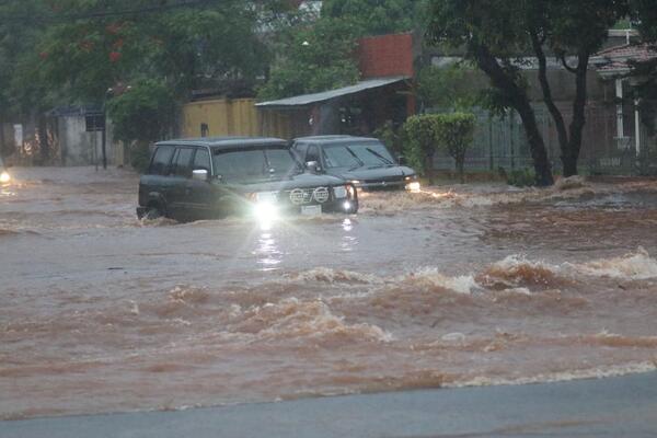 Diario HOY | Tormentas en los 17 departamentos y descenso de temperatura, avisa Meteorología