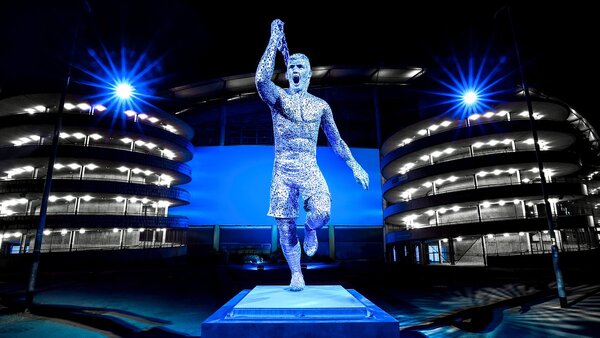 El City desvela la estatua de Agüero - El Independiente