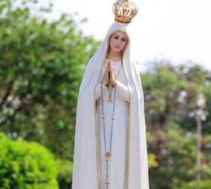 Crónica / La iglesia Católica recuerda hoy a la Virgen de Fátima