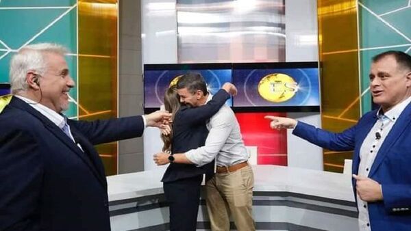 Abrazo entre Kattya y Santi Peña: "lo cortés no quita lo valiente"