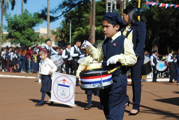 La algarabía y el color del desfile patrio volvió a Minga Guazú - ABC en el Este - ABC Color