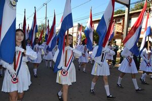 Desfile en homenaje a la Patria y a la Madre en San Juan Bautista, Misiones - Nacionales - ABC Color