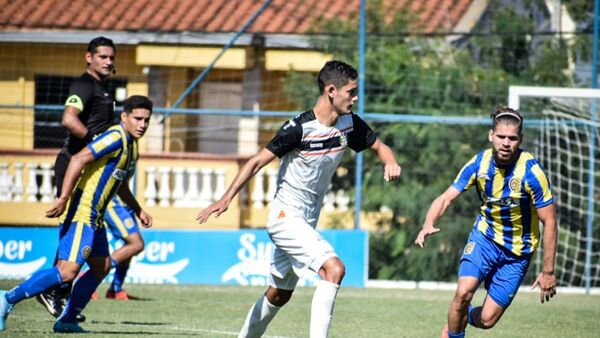 General Díaz alcanza la punta en la Primera B