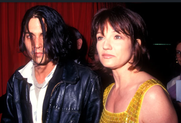 Actriz exnovia de Johnny Depp podría complicar al actor - SNT