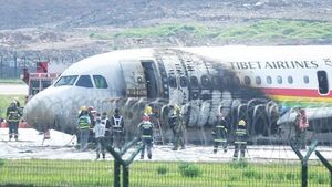 Incendio de avión en aeropuerto chino deja más de 40 heridos