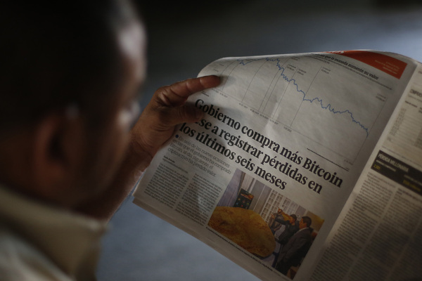 El Salvador guarda la calma ante la caída del bitcóin y el efecto en sus reservas - MarketData