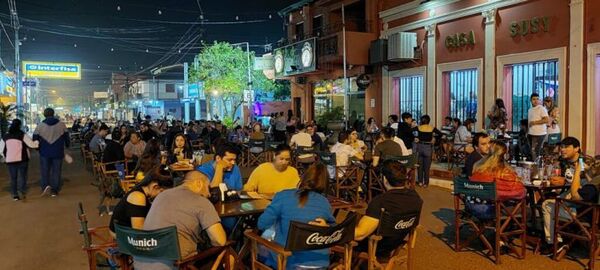 Peatonal gastronómica con show en vivo esta noche en Concepción