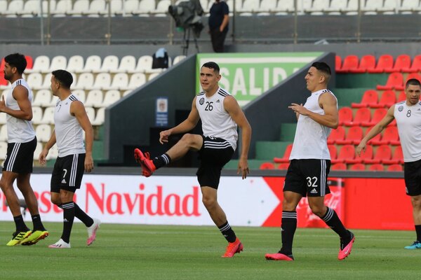 Diego Torres entrena con Olimpia, pero no puede jugar hasta fin de año