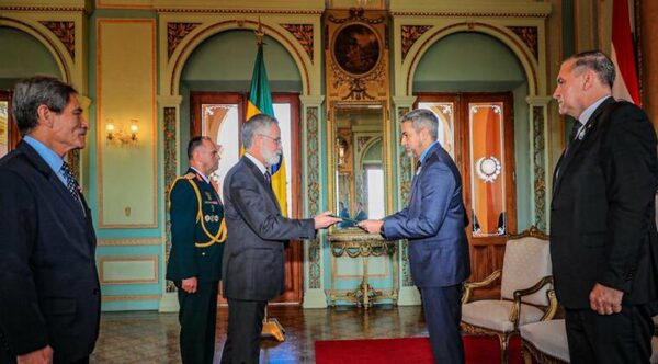 Abdo recibió a embajador brasileño: obras conjuntas e Itaipú mantienen prioridad