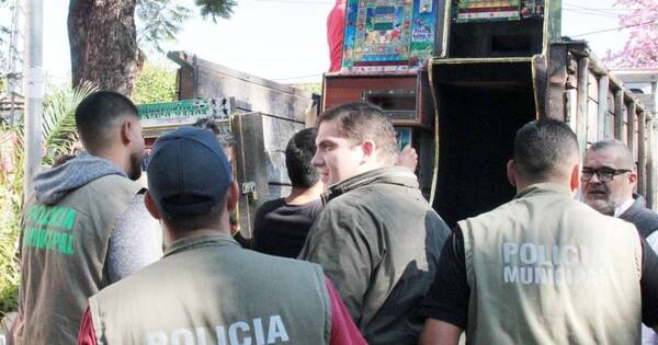 La Nación / Confiscan tragamonedas que funcionaban ilegalmente en locales del Mercado 4