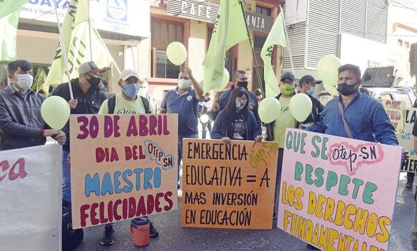 Docentes reclaman celeridad en el proceso de jubilación - Nacionales - ABC Color