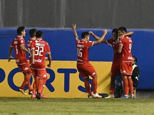 Nacional vs. General Caballero JLM: El “General” consigue una ansiada victoria - Fútbol - ABC Color