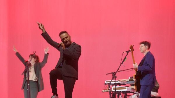 Concierto en Paraguay: Noche de poesía y emociones ofreció Jorge Drexler en el Arena