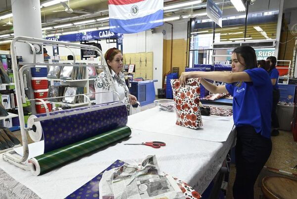 Comerciantes esperan hoy una mayor demanda de regalos por el Día de la Madre - Nacionales - ABC Color