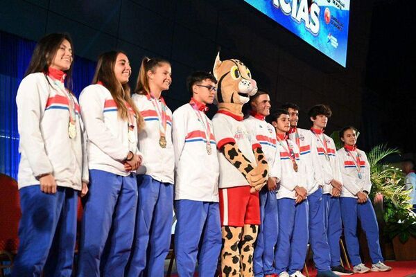 Los medallistas de los Juegos Suramericanos de la Juventud, en noche de ensueño - Polideportivo - ABC Color