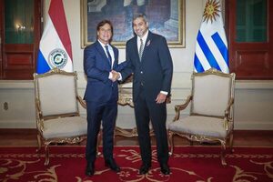 Abdo Benítez y Lacalle Pou mantienen una bilateral en Palacio de Gobierno