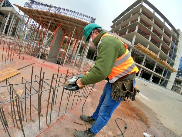 Diario HOY | Disminuye población en edad de trabajar y aumenta desocupación, según INE
