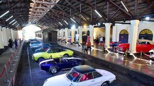 Exhiben más de 40 vehículos antiguos en Estación de Ferrocarril