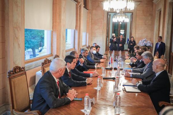 Mario Abdo y Lacalle Pou buscarán reforzar inversión conjunta y lucha contra el crimen organizado | OnLivePy