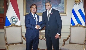 Presidentes de Paraguay y Uriguay analizan reforzar inversión económica