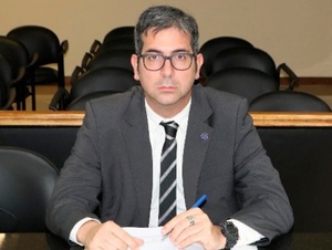 Los restos del fiscal Pecci llegaba esta madrugada y fue recibido en el espigón presidencial - Te Cuento Paraguay