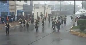 Indignación generalizada por desfile de niños bajo temporal en Pedro Juan Caballero