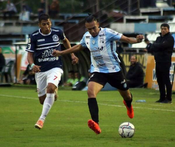 Crónica / Torneo Apertura: Mucha lluvia y poco fútbol en Villarrica