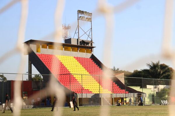 Pelota parada en la Primera C - Fútbol - ABC Color