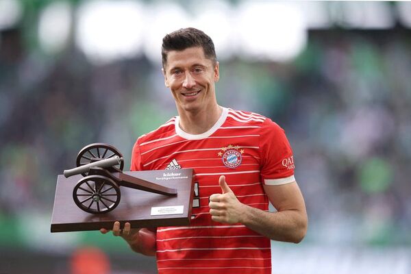 Lewandowski y Haaland se despiden con goles de sus clubes - Fútbol - ABC Color