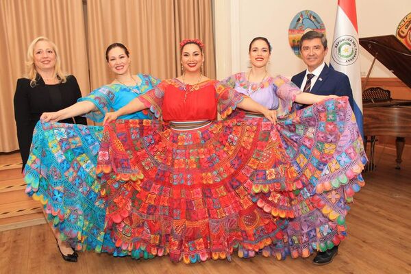 Festejos patrios, también en el exterior - Cultura - ABC Color