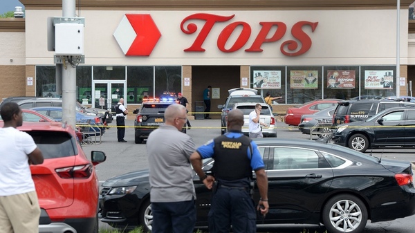 Tiroteo con aparente motivación racista deja 10 muertos en Buffalo | 1000 Noticias