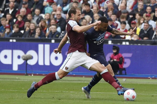 El Manchester City empata y deja abierto el final de la Premier League