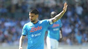 El Napoli deja al Genoa al borde del descenso