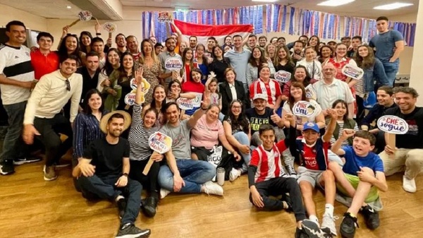 Paraguayos en Irlanda festejan las fiestas patrias y a las madres | Noticias Paraguay