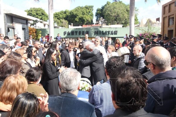 Diario HOY | Multitud acudió para despedir al fiscal Marcelo Pecci