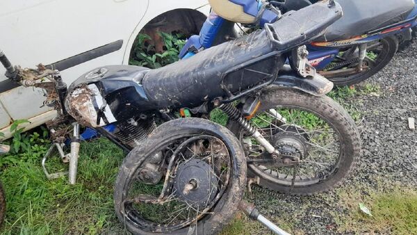 Tres motocicletas colisionan y una persona fallece en Coronel Oviedo