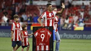 Atlético honra a Luis Suárez y asegura la Champions